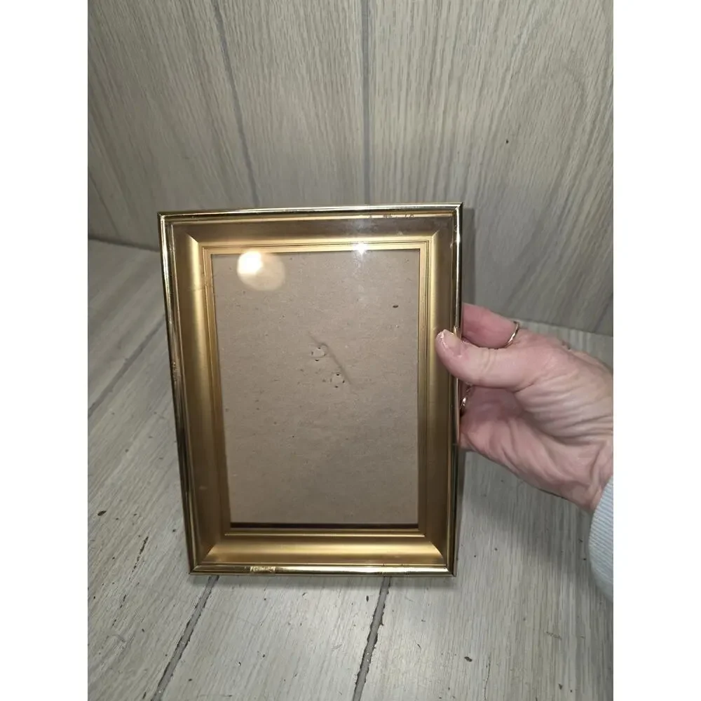 Vtg Picture Frame Gold Tone With Gold Border 5x7 Standing Easel Photo Frame